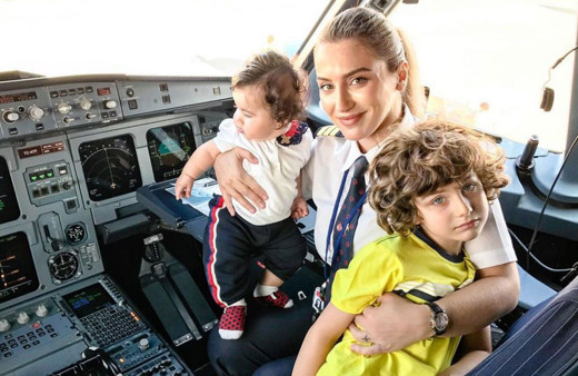 Kaptan'ın eşi 'kaptan pilot' oldu! Hem 3 çocuk doğurup büyüttü hem de kariyer yaptı