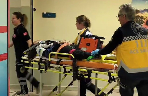 Kuruyan çamaşırları toplamak için çatıya çıkan 14 yaşındaki kız feci şekilde can verdi