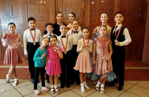 Dans topluluğu 15 madalyayla döndüler