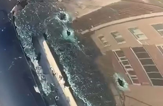 Kocaeli'nde işadamına seyir halinde iken silahlı saldırı! Lüks aracı delik deşik oldu