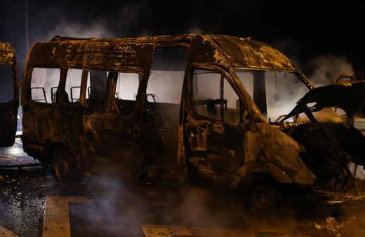 İstanbul'da seyir halindeki servis minibüsünde yangın çıktı!