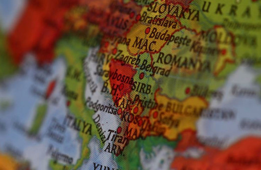 Sırbistan, askerliği zorunlu hale getirmeye çalışıyor!