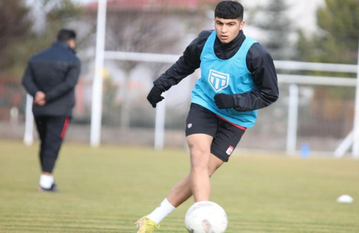 Sivasspor’un genç yıldızı İngiltere'ye gidiyor!