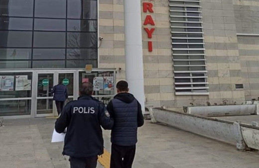 Elazığ’da sokak satıcılarına operasyon: 4 gözaltı