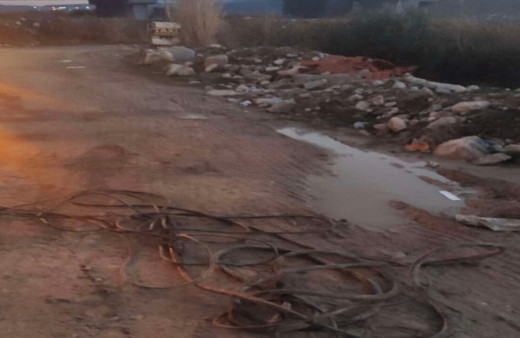 Jeneratör kablosu çalarken suçüstü yakalandılar