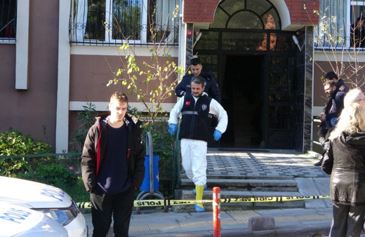 Pendik'te sitede çıkan yangında 83 yaşındaki kadın hayatını kaybetti