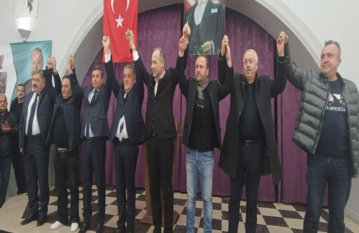 Dede olduğu gün adaylığını açıkladı