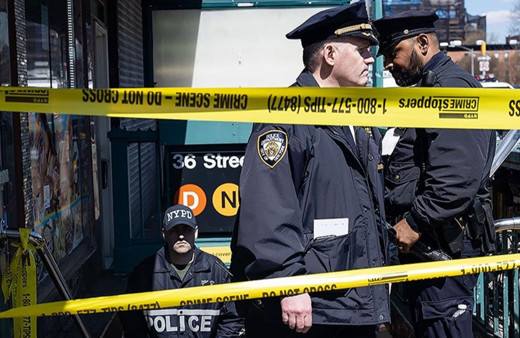 ABD'de iki metro treni çarpıştı!