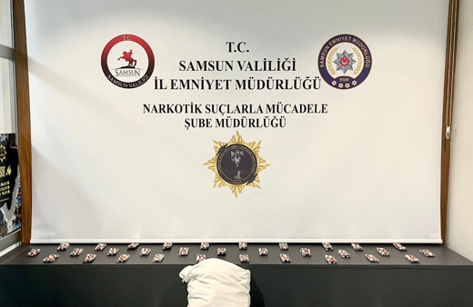 Yastık içerisinden uyuşturucu çıktı: 5 gözaltı