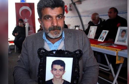 Bu da oldu! Cinayet hükümlüsüne devlet koruma vermiş: Cezaevine götürülürken firar etti