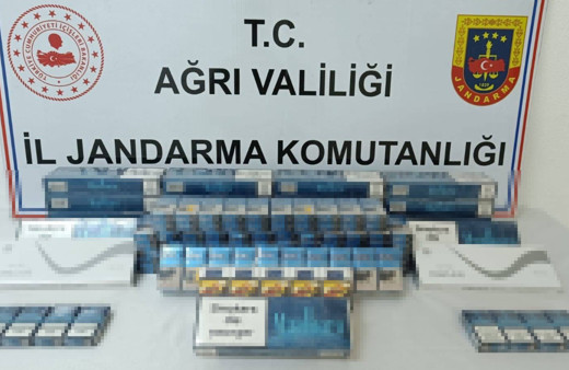 Ağrı’da kaçak sigara ve çay ele geçirildi