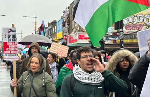 İngiliz halkı Gazze'de ateşkes çağrısıyla sokaklara çıktı