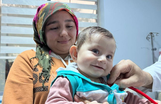 Çok seyrek görülen bir hastalıktı 1.5 aylıkken ameliyat olan Ünal bebekten haber var