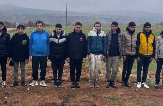 Edirne'de 218 göçmen ve 8 şüpheli organizatör yakalandı!