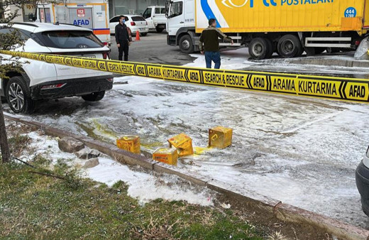 Kargo paketi patladı, 4 PTT Kargo çalışanı zehirlendi!