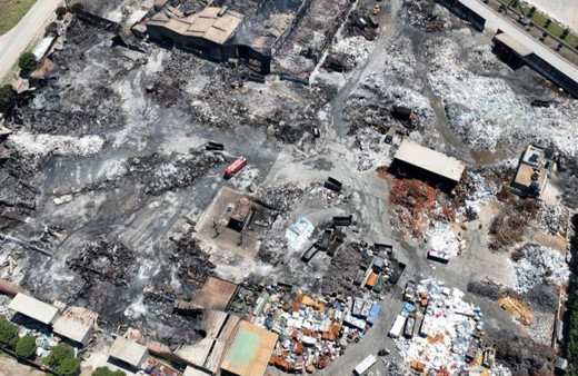 Geri dönüşüm tesisindeki yangın kontrol altına alındı