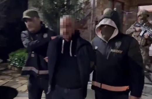 ‘Ördekler’ suç örgütünün lideri eski boksör, özel harekat ekiplerinin katıldığı operasyonla yakalandı