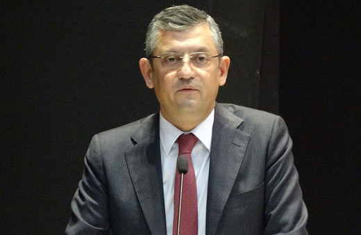CHP lideri Özel, Davutoğlu’yla görüştü