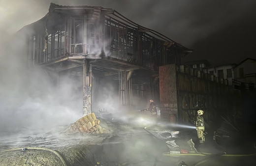 İstanbul'da film çekilirken yangın çıktı! 26 dönümlük film platosu yandı