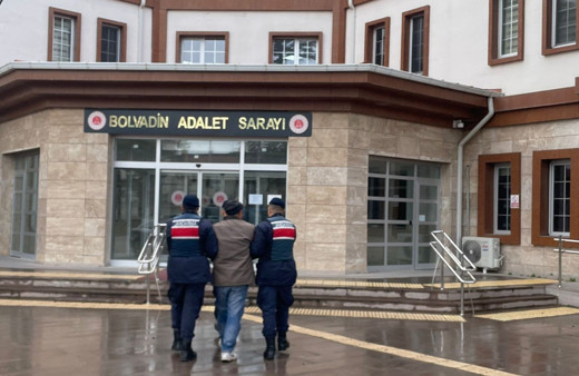 8 yıl 15 ay 7 gün hapis cezası ile aranan şahsı jandarma yakaladı