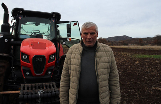 Emekli olup köyüne döndü, 5 bin dönüm araziyi tarıma kazandırdı!