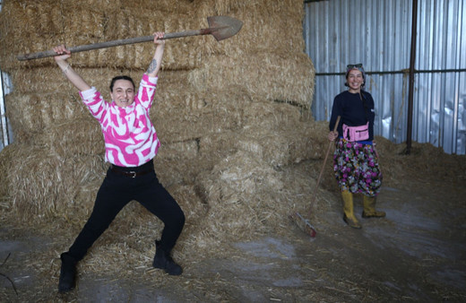 İstanbul'daki işini bırakan psikolog Balıkesir'de süt çiftliği kurdu!