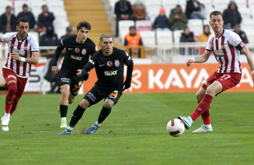 Galatasaray, Sivasspor deplasmanında yara aldı