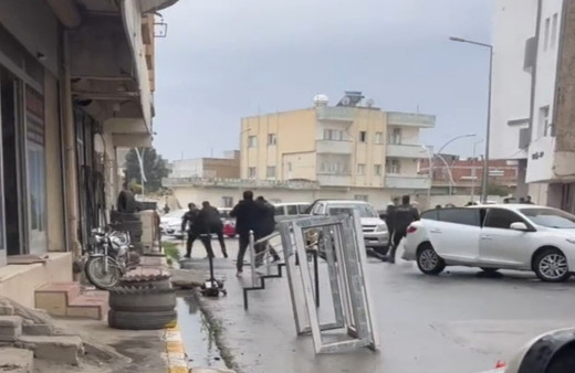 İki grup arasındaki kavgayı polis ayırdı