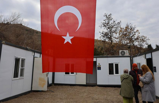 Bakan Mehmet Özhaseki'den 'şehit ailesi çadırda kalıyor' iddialarına cevap