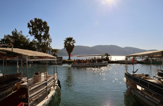 Muğla’da sahiller yazdan kalma günleri yaşıyor