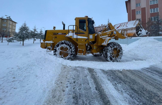 Van, Hakkari, Bitlis ve Muş'ta 1144 yerleşim birimine ulaşım sağlanamıyor