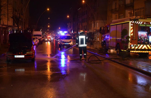 LPG’li otomobil yandı, yol trafiğe kapatıldı