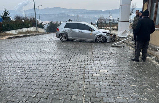 Kastamonu’da buzlanma kazaları da beraberinde getirdi