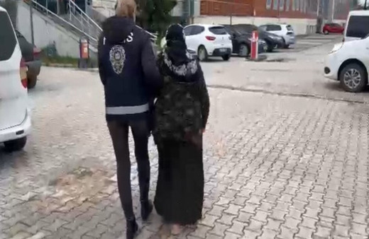 Komşusunun altınlarını çalan kadın gözaltına alındı