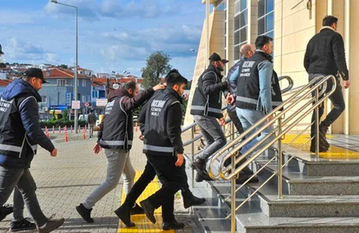 İzmir'de milyar dolarlık sahtecilik: 4'ü gümrük memuru 6 gözaltı