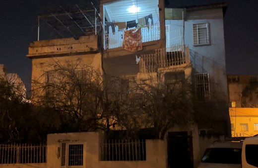 Tartıştığı kardeşinin kulağını ısırarak kopardı