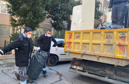 Beylikdüzü’nde anne ve kızının yaşadığı çöp ev şaşkınlığı