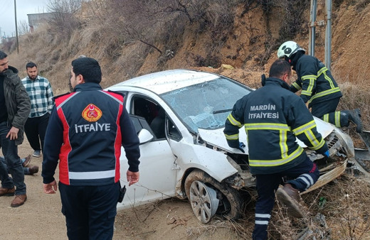 Mardin’de otomobil şarampole uçtu: 1’i çocuk 4 yaralı