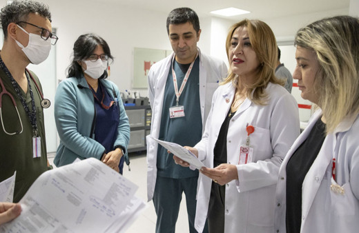 Yoğun bakımlarda "mevsimsel" etkiyle doluluk yaşanıyor!