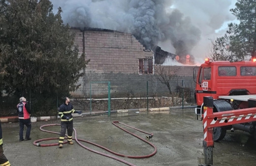 Diyarbakır’daki bir depoda korkutan yangın