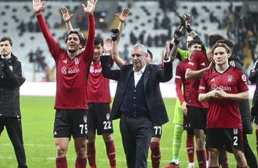 Beşiktaş'ın hocası Santos'tan transfer açıklaması: 2-3 oyuncu getirmeyi düşünüyoruz