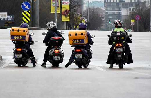 Motokuryeler artık "U-Net" numaralı reflektif yelek giyecek!