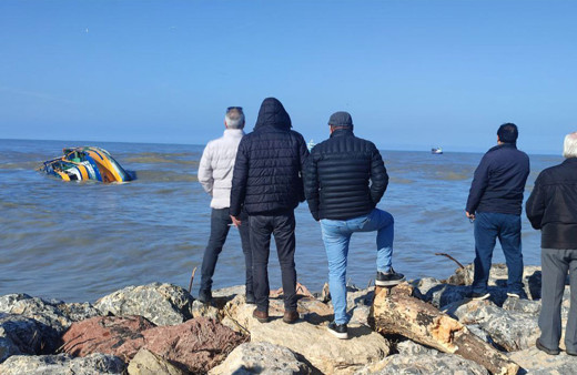 Balıkçı teknesi alabora oldu, 5 kişi kurtarıldı!