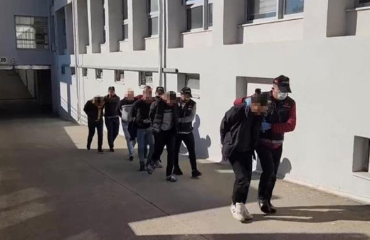 Polisten kaçan kamyonette 7 kilogram 400 gram esrar ele geçirdi!