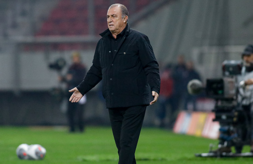Fatih Terim'in Panathinaikos'u Olympiakos'u penaltılarla eledi