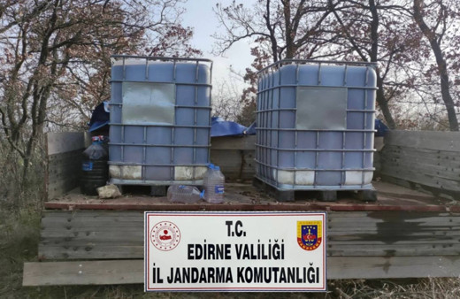 Binlerce litre kaçak şarabı ormana saklamışlar