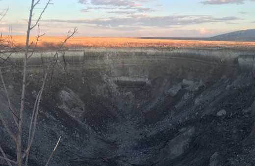 Karaman'da krater gibi obruk oluştu! 63 metre çapında!