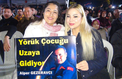Yörük çocuğu Alper Gezeravcı uzaya gitti Silifkeli hemşehrileri o anları böyle takip etti