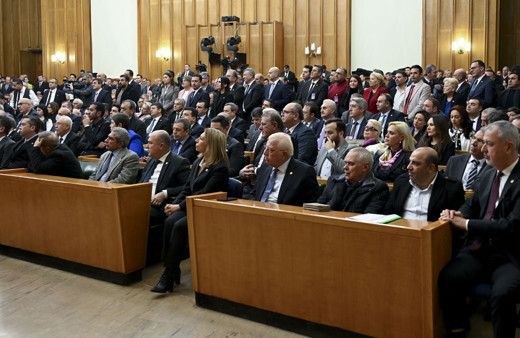 CHP kulisi Özgür Özel sinirlendi salonu terketti bütün kredinizi çoktan tükettiniz