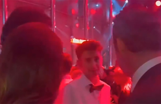 Ali Koç'un garsonla diyaloğu olay oldu! Sosyal medyadan Fenerbahçe Başkanı'na tepki geldi